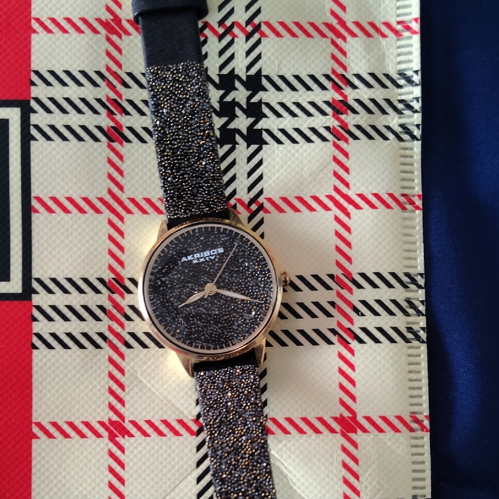 🔥Akribos XXIV Glittering Black and Gold Watch🔥
